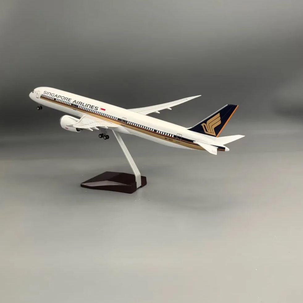 Model Kit Singapore - Model Airplanes Resin Aviation 1/130 Scale