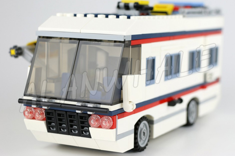 792pcs 3in1 Creative Vacation  - Model Kit Yacht review and price