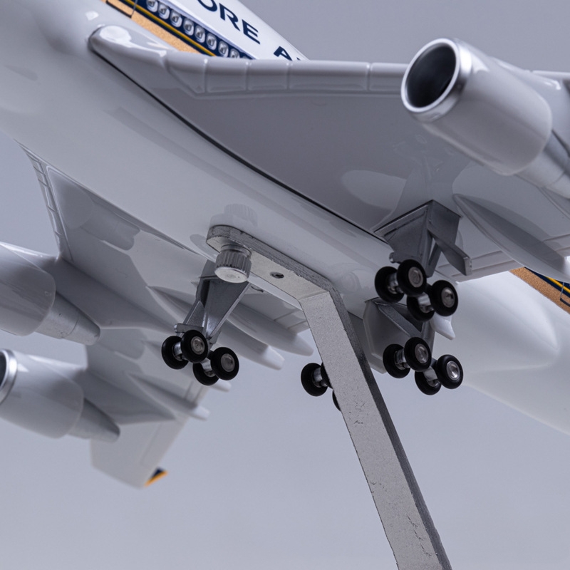 47cm Singapore B747 diecast re - Model Kit Singapore review and price