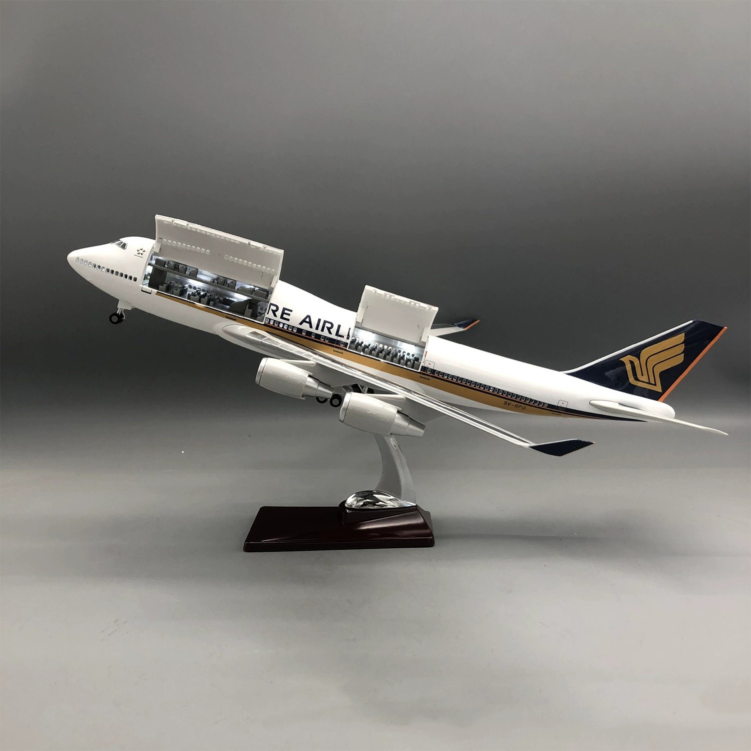 47cm Diecast 1:160 Scale Airpl - Model Kit Singapore review and price