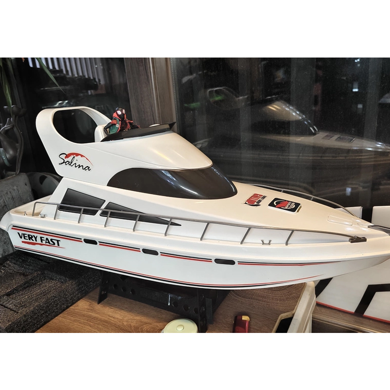 Remote Control Boat High-Speed - Model Kit Yacht review and price